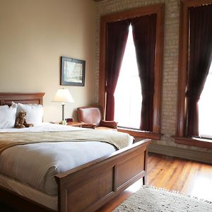 Queen Suite